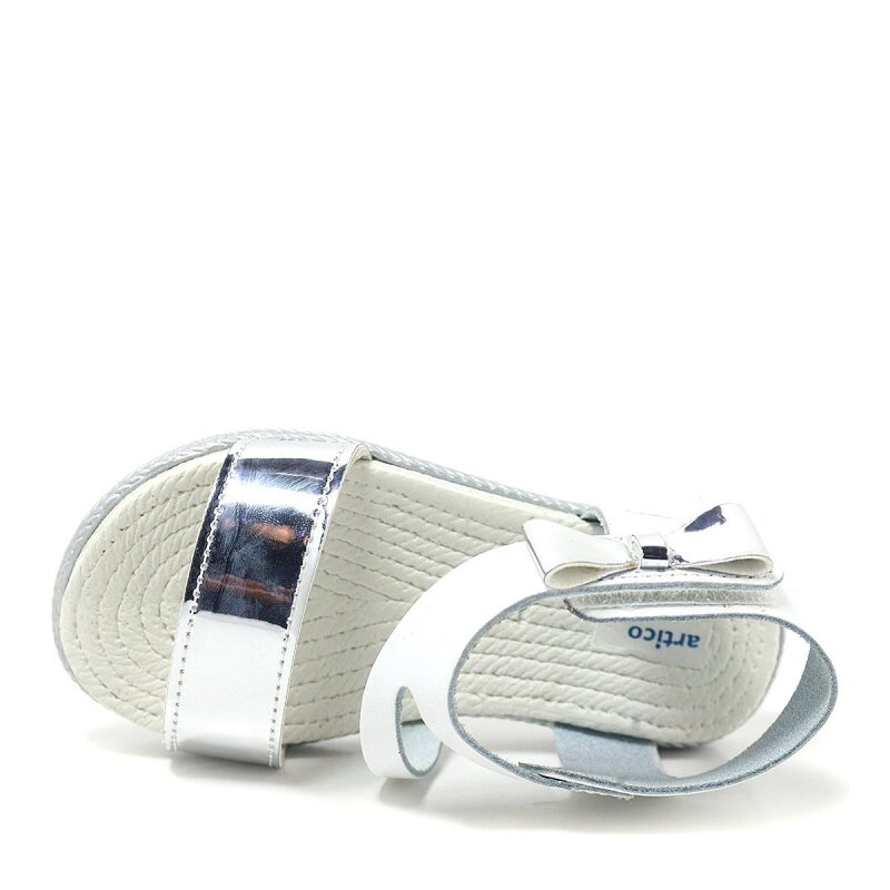 صندل أرتيكو إلينيس من الجلد الطبيعي باللون الأبيض والفضي للبنات - 6