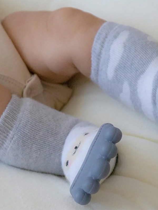 BabyJem Silikon Diş Kaşıyıcılı Havlu Bebek Çorap Gri - 3