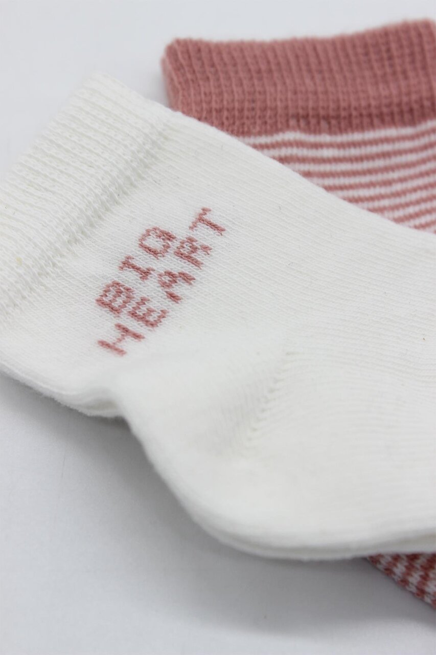 جوارب كاحل قطنية ممشطة بتصميم قلب كبير من بيستايل، عبوة من قطعتين، 10117 بودرة - 4