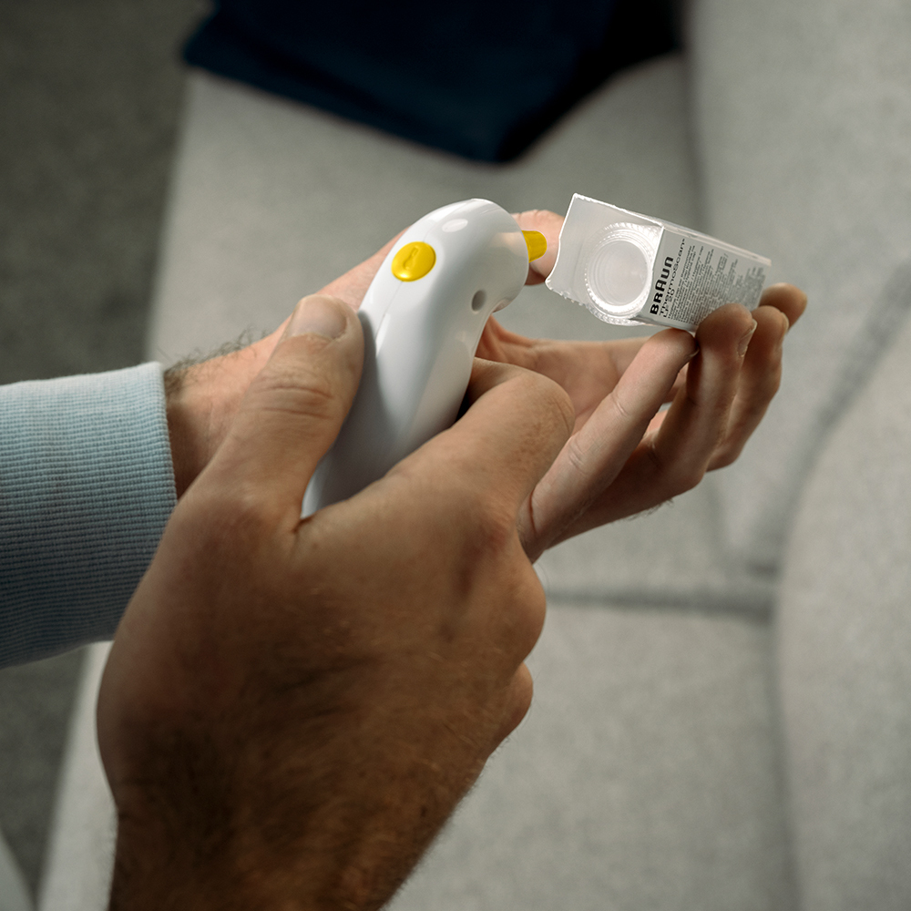 مقياس حرارة الأذن براون IRT3030 - 4