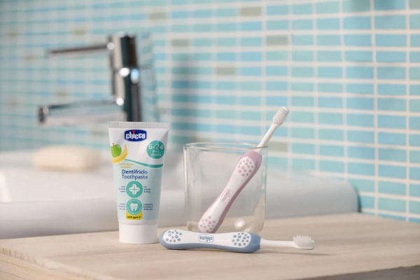 فرشاة أسنان شيكو للأطفال من عمر 6 إلى 36 شهرًا - وردية - 3