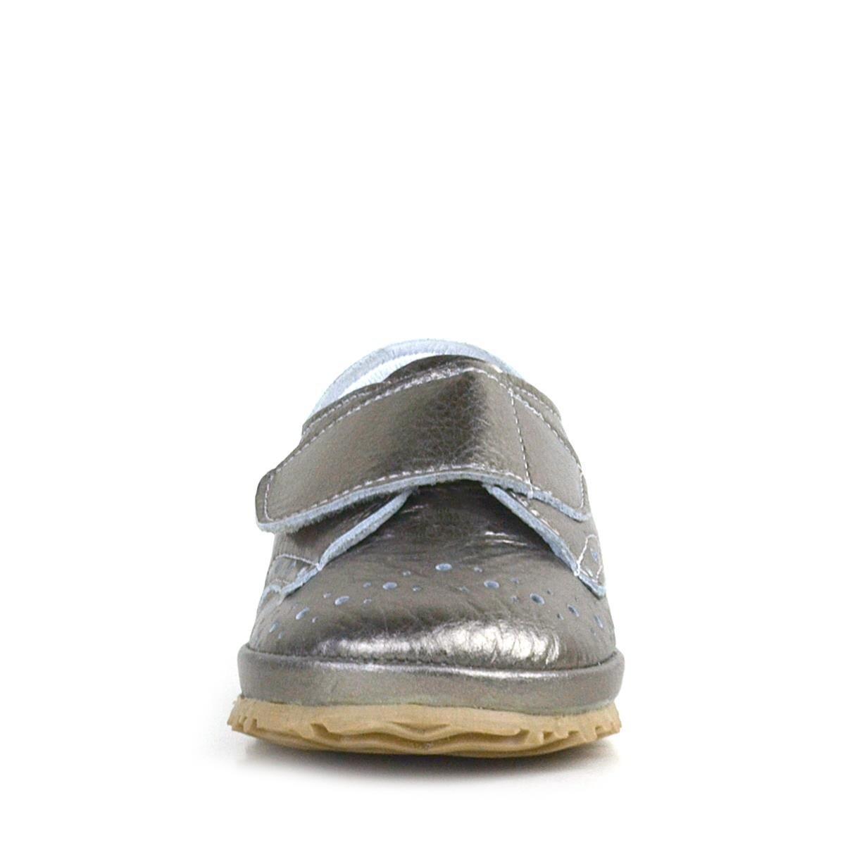 حذاء أطفال من الجلد الطبيعي اللامع البلاتيني مع شريط فيلكرو - 4