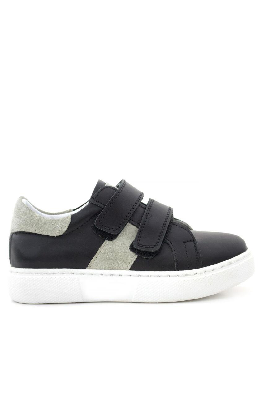 حذاء رياضي للأطفال مصنوع من الجلد الطبيعي باللون الأسود والرمادي مع شريط فيلكرو - 3