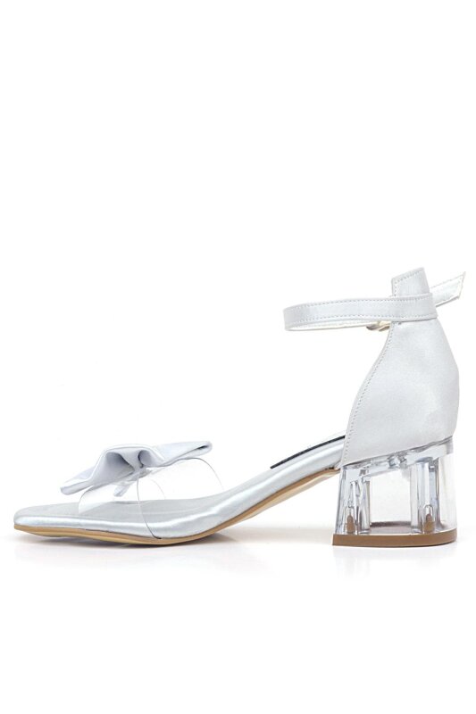 حذاء جيسي سيلفر ساتان ريبون للبنات بكعب عالٍ - 3