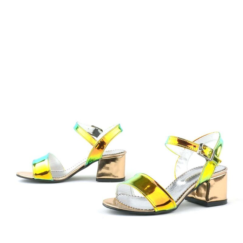 حذاء سهرة بناتي بكعب سميك بلون أخضر نحاسي مجسم - 6