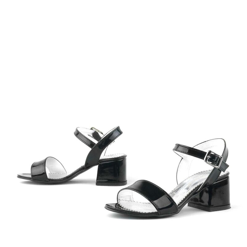 حذاء سهرة للبنات بكعب سميك من الجلد اللامع باللون الأسود - 6