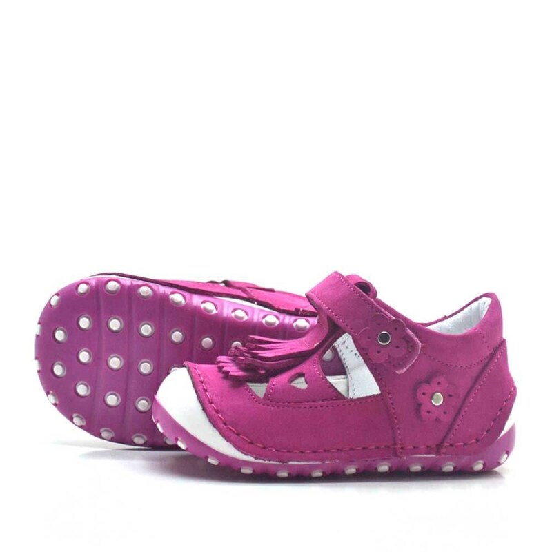 حذاء صيفي من الجلد الطبيعي مزين بشراشيب وردية اللون مع شريط فيلكرو - 4