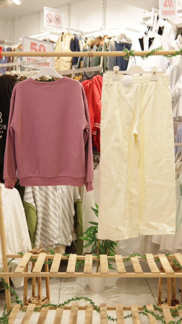 طقم بدلة بناتي مكون من قطعتين للأعمار من 8 إلى 14 عامًا SET0394 - 4