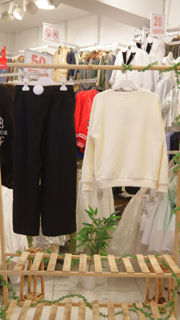 طقم بدلة بناتي مكون من قطعتين للأعمار من 8 إلى 14 عامًا SET0395 - 4