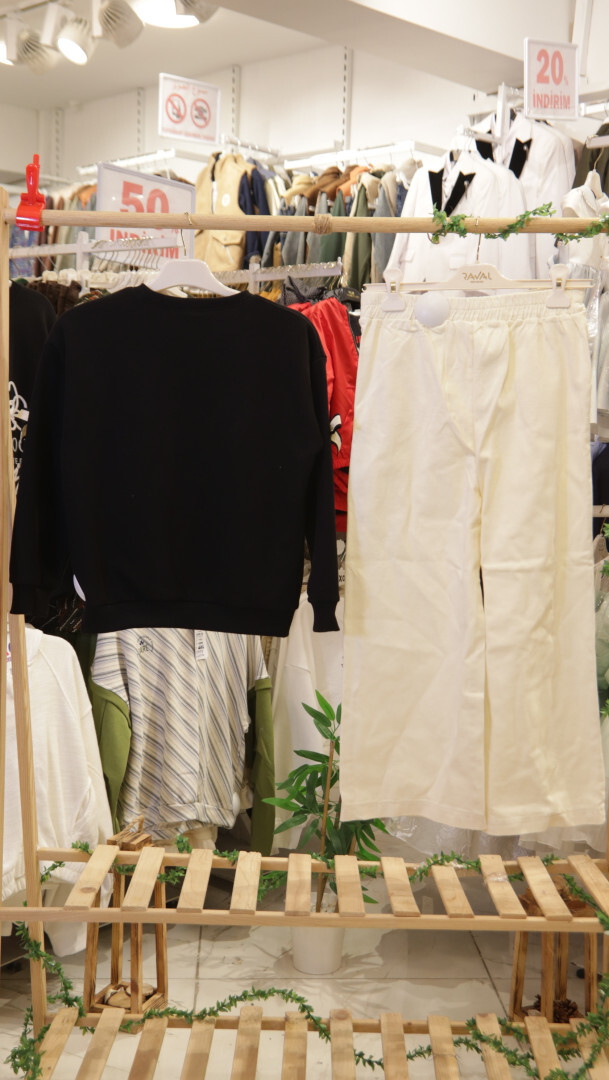 طقم بدلة بناتي مكون من قطعتين للأعمار من 8 إلى 14 عامًا SET0398 - 4