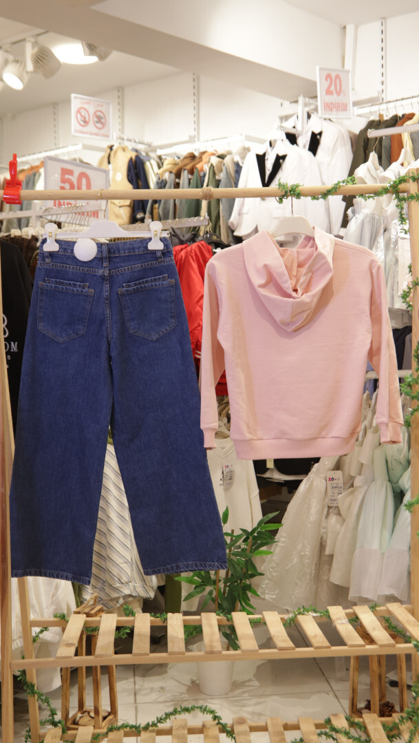 طقم بدلة بناتي مكون من قطعتين للأعمار من 8 إلى 14 عامًا SET0401 - 4