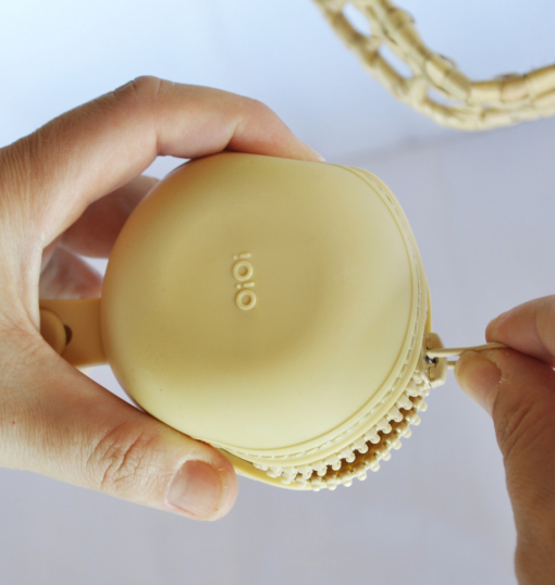 علبة مصاصة سيليكون OiOi Pod باللون الأصفر الهادئ - 2