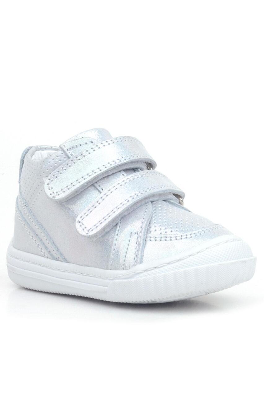 حذاء رايا من الجلد الطبيعي اللامع الفضي من راكر بلاس، مزود بشريط فيلكرو للفتيات الصغيرات - 1