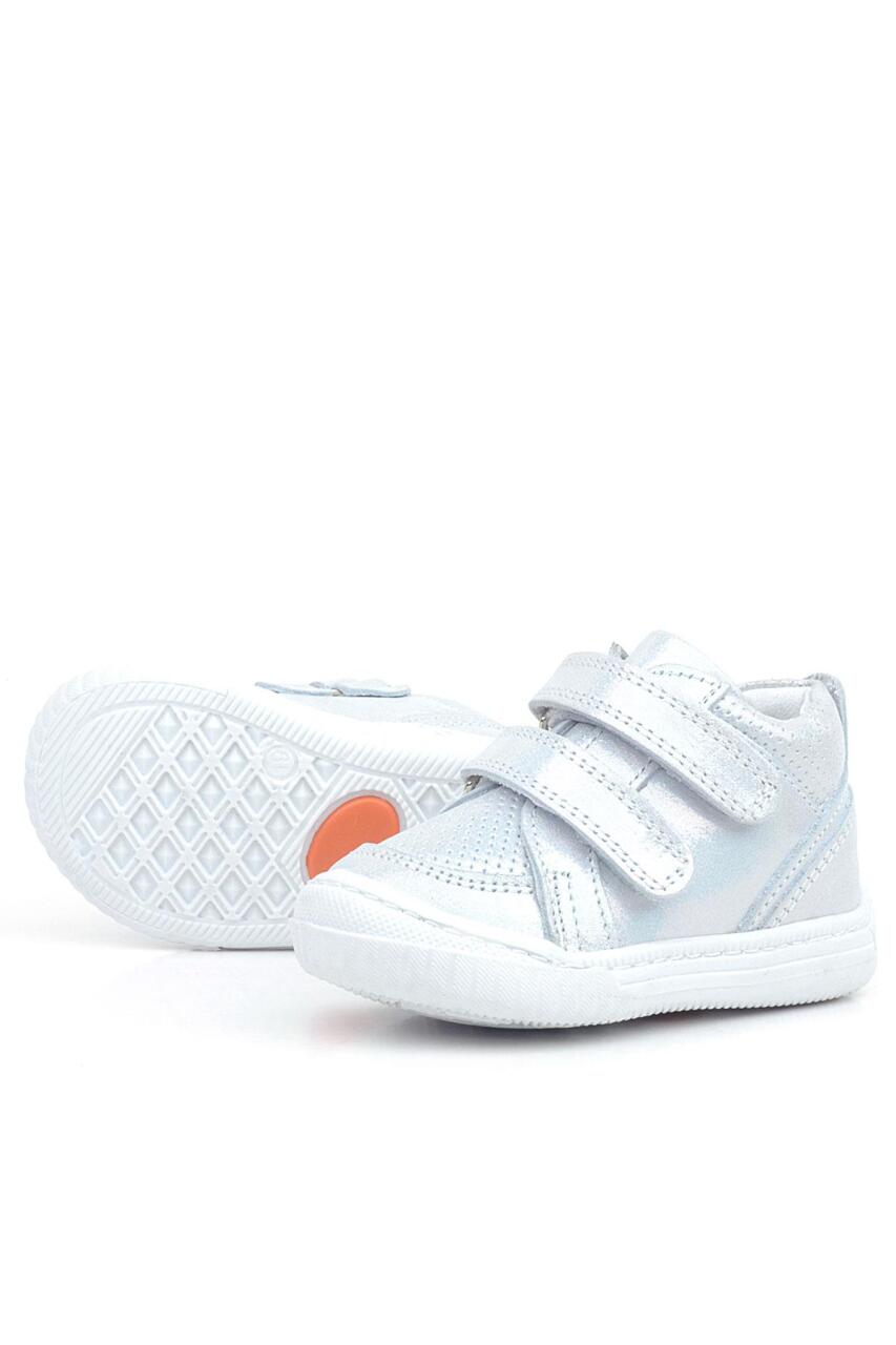 حذاء رايا من الجلد الطبيعي اللامع الفضي من راكر بلاس، مزود بشريط فيلكرو للفتيات الصغيرات - 5