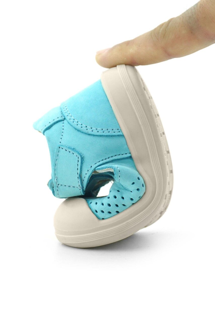 صندل أطفال تشريحي من الجلد الطبيعي باللون الأزرق والأبيض مع شريط فيلكرو من راكر بلس شون - 9