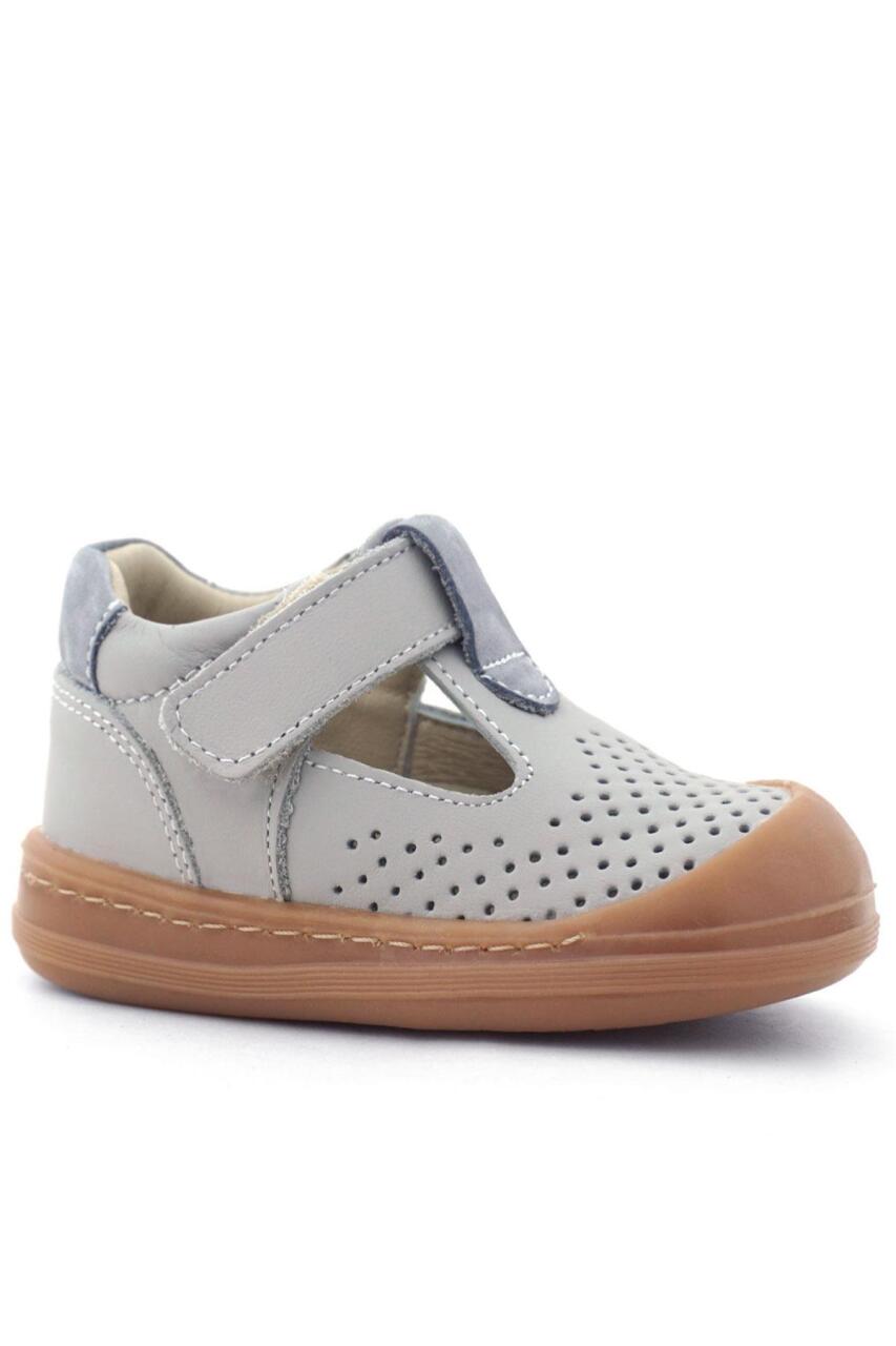 صندل شون من الجلد الطبيعي باللون الرمادي الفاتح مع شريط فيلكرو تشريحي للأطفال من راكر بلاس - 2