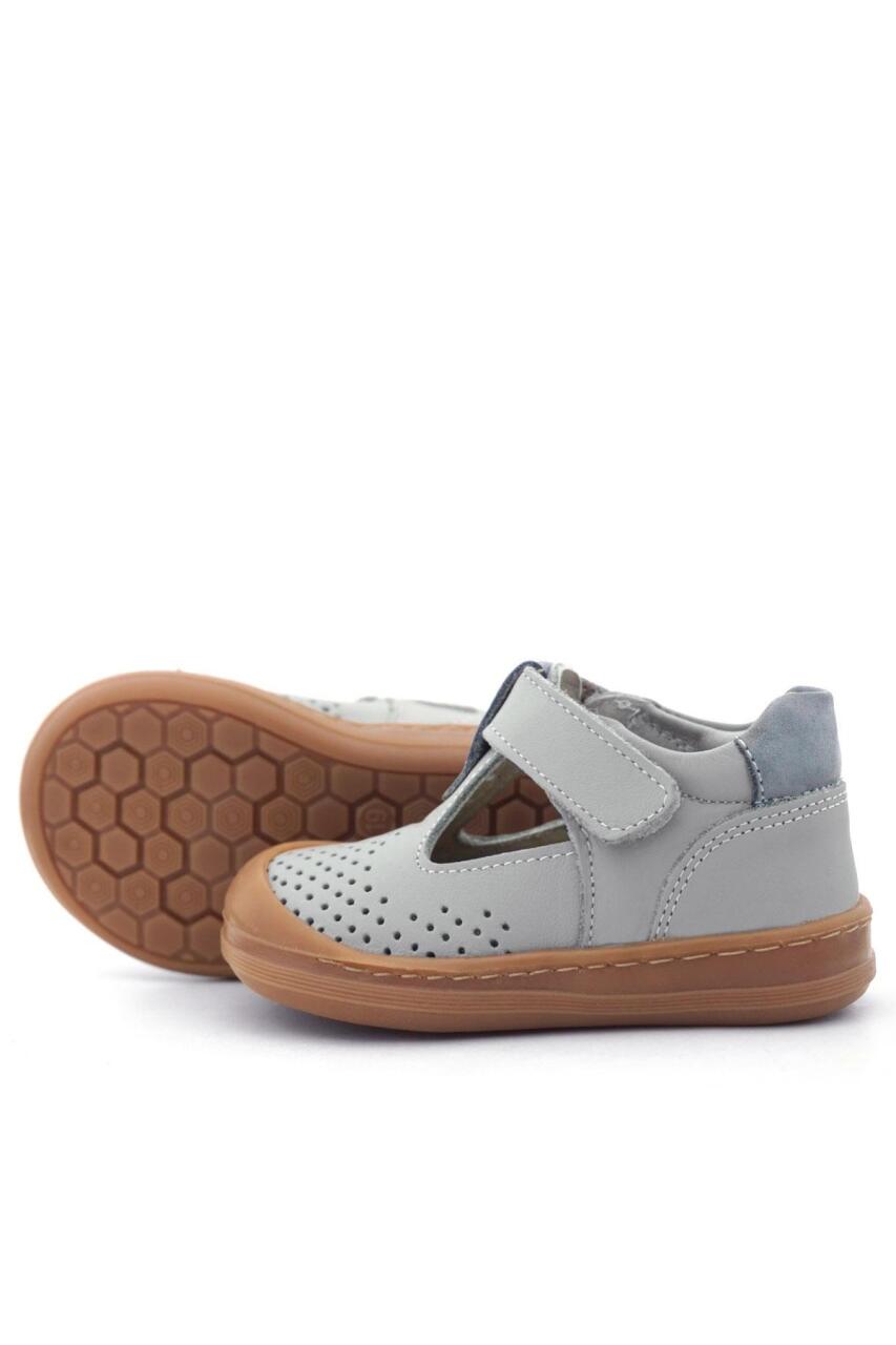 صندل شون من الجلد الطبيعي باللون الرمادي الفاتح مع شريط فيلكرو تشريحي للأطفال من راكر بلاس - 7