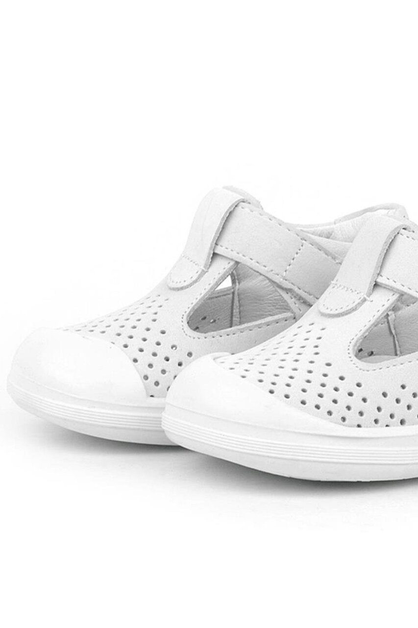 صندل شون من الجلد الطبيعي الأبيض مع شريط فيلكرو تشريحي للأطفال من راكر بلاس - 6