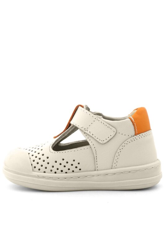 صندل شون من الجلد الطبيعي باللون البيج والبرتقالي من راكر بلاس، مزود بشريط فيلكرو تشريحي للأطفال - 5