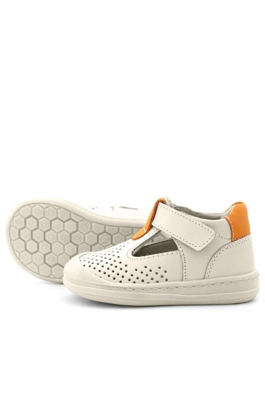 صندل شون من الجلد الطبيعي باللون البيج والبرتقالي من راكر بلاس، مزود بشريط فيلكرو تشريحي للأطفال - 7