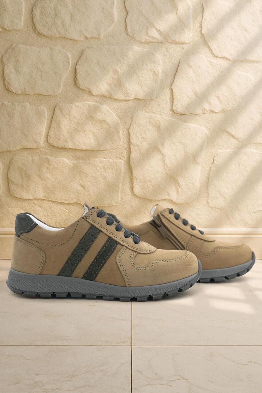 حذاء رياضي مدرسي للأولاد من الجلد الطبيعي من راكر بلاس مزود بسحاب ورباط - 1