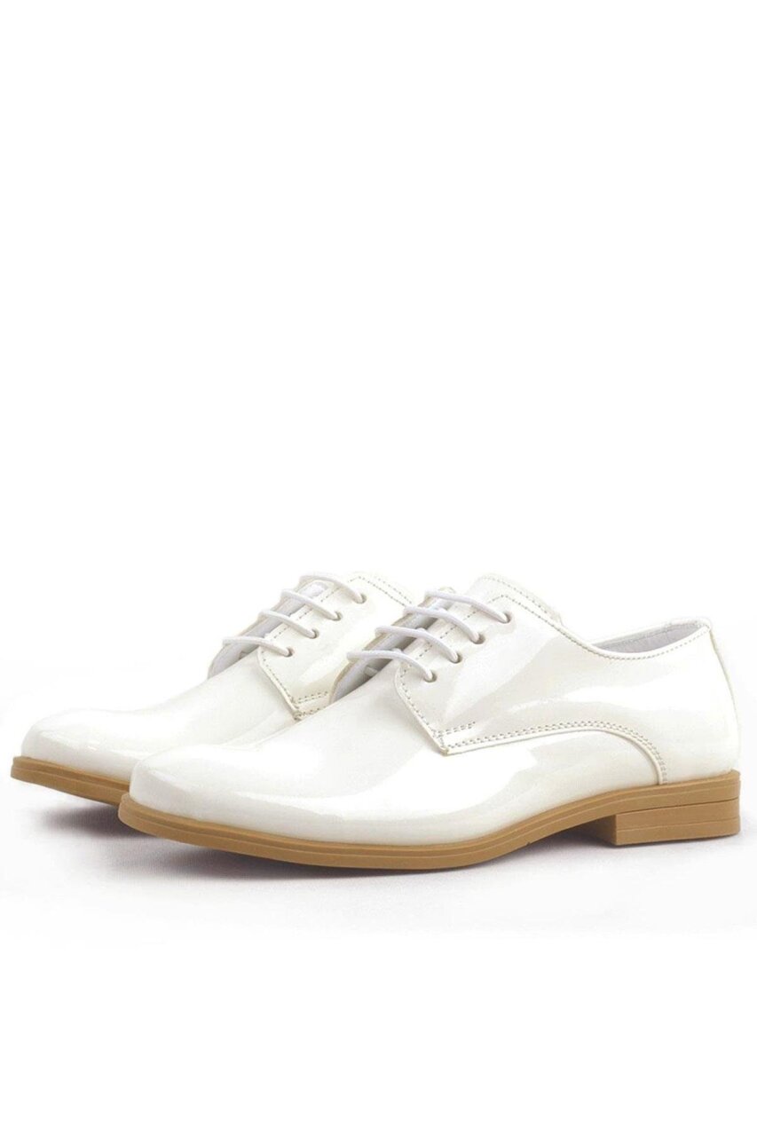 حذاء مدرسي للأطفال من راكر بلاس، مصنوع من الجلد اللامع، برباط، بلون كريمي - 4