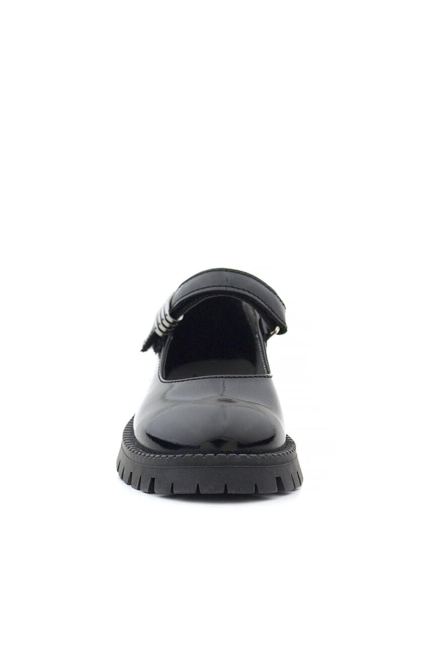 حذاء مدرسي للبنات من راكر بلاس، مصنوع من الجلد اللامع باللون الأسود، مزود بشريط فيلكرو سميك، ونعل سميك، وتفاصيل معدنية - 3