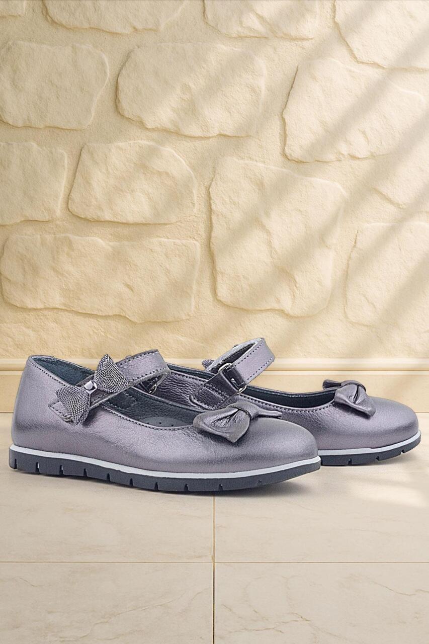 حذاء باليرينا للبنات من راكر بلاس مصنوع من الجلد الطبيعي ومزين بشريط بلاتيني وشريط فيلكرو - 1