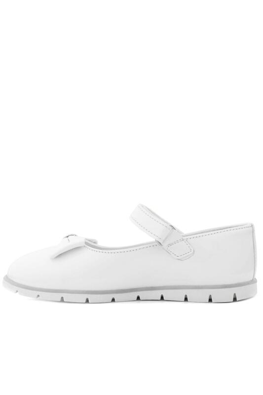 حذاء باليرينا للفتيات من راكر بلاس، مصنوع من الجلد اللامع باللون الأبيض، مزود بشريط فيلكرو - 5