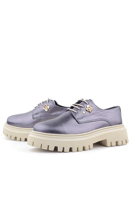 حذاء أوكسفورد كاجوال برباط من راكر بلاس بلاتينيوم مصنوع من الجلد الطبيعي ومزين بتفاصيل زهور - 4