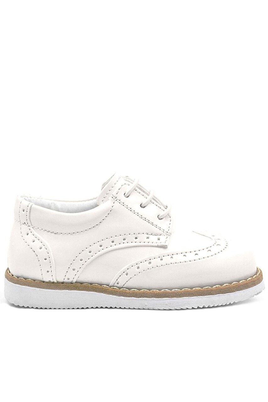 حذاء كلاسيكي من الجلد اللامع باللون الكريمي من راكر بلاس للأولاد الصغار - 2