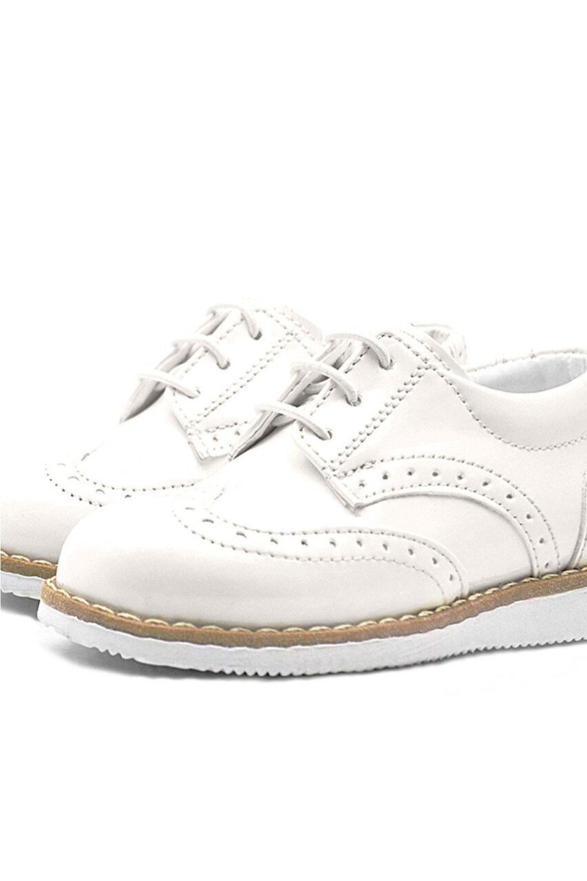 حذاء كلاسيكي من الجلد اللامع باللون الكريمي من راكر بلاس للأولاد الصغار - 5