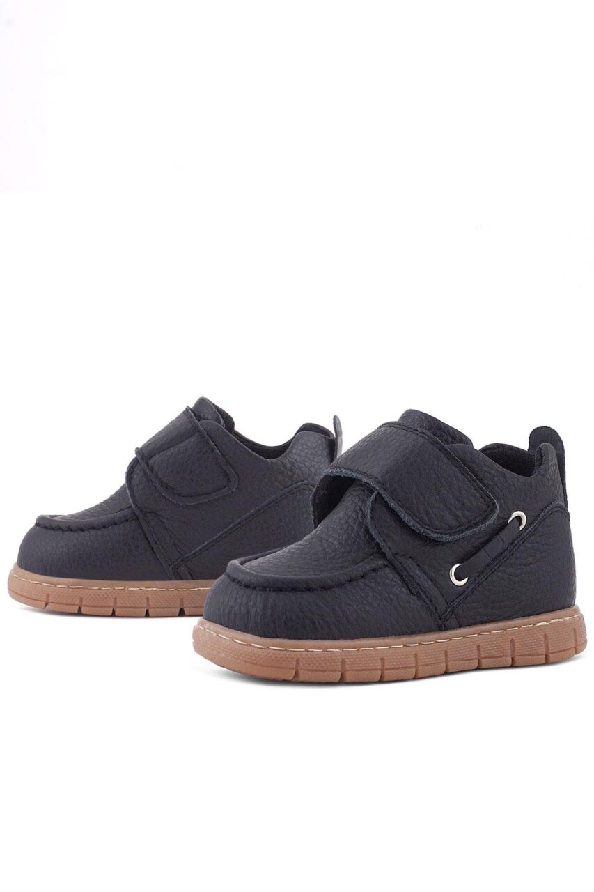 حذاء أطفال من الجلد الطبيعي من راكر بلاس، أسود اللون، مزود بشريط فيلكرو - 19