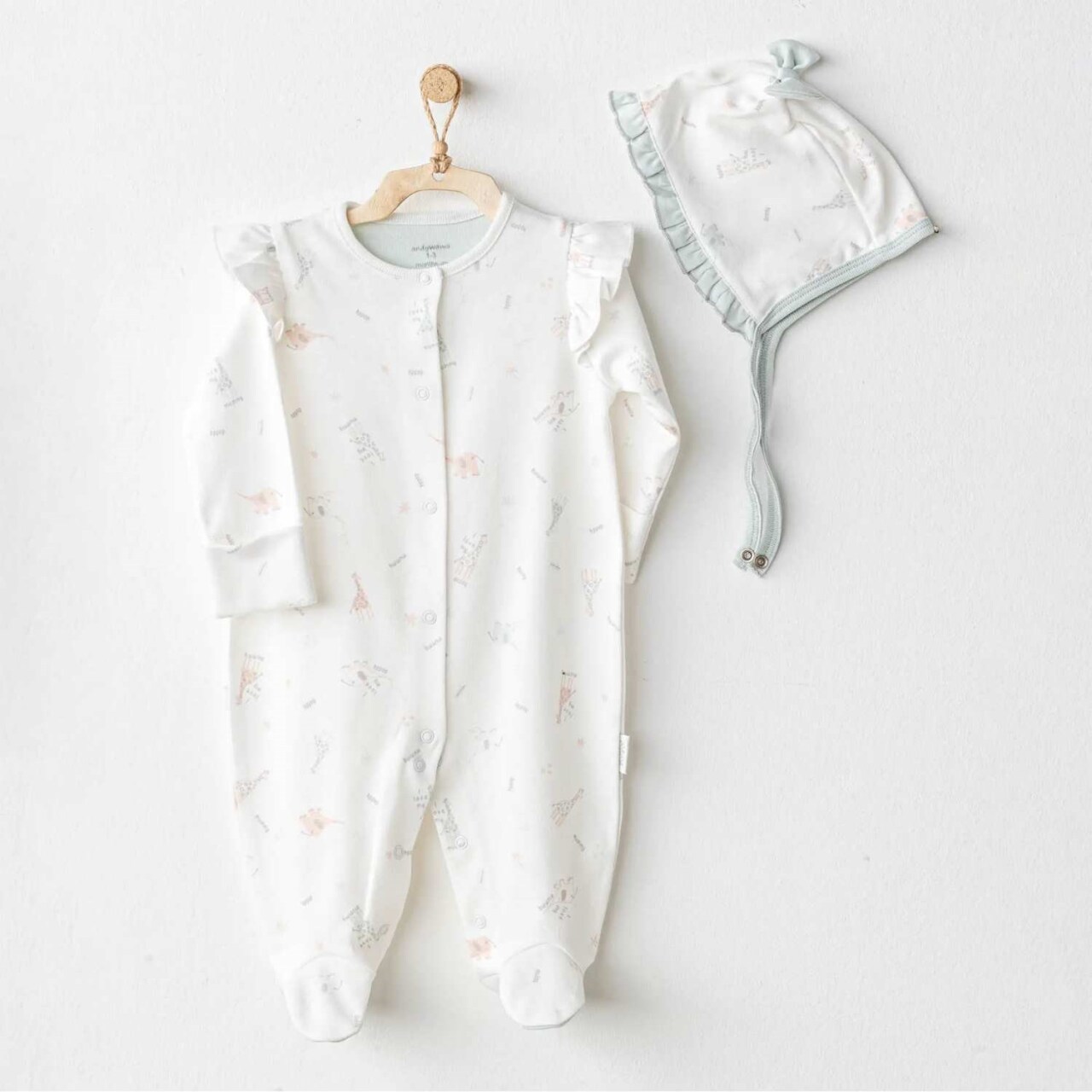 طقم ملابس أطفال من أنديووا AC25510 بتصميم عائلة الحب، لون بيج فاتح - 1