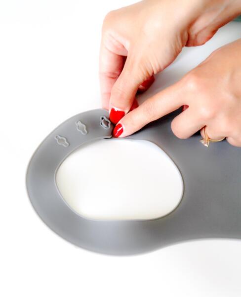 مريلة سيليكون صغيرة من بيبي جيم، رقم 718، لون رمادي - 5