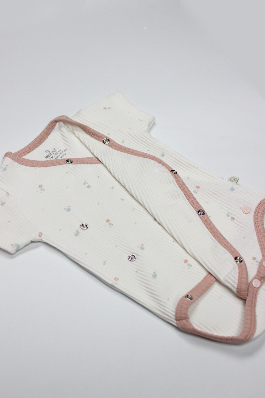 بدلة جسم قصيرة الأكمام من قطعتين من Bistyle Bloom Rose، لون بيج وردي، رقم الموديل 17119 - 4