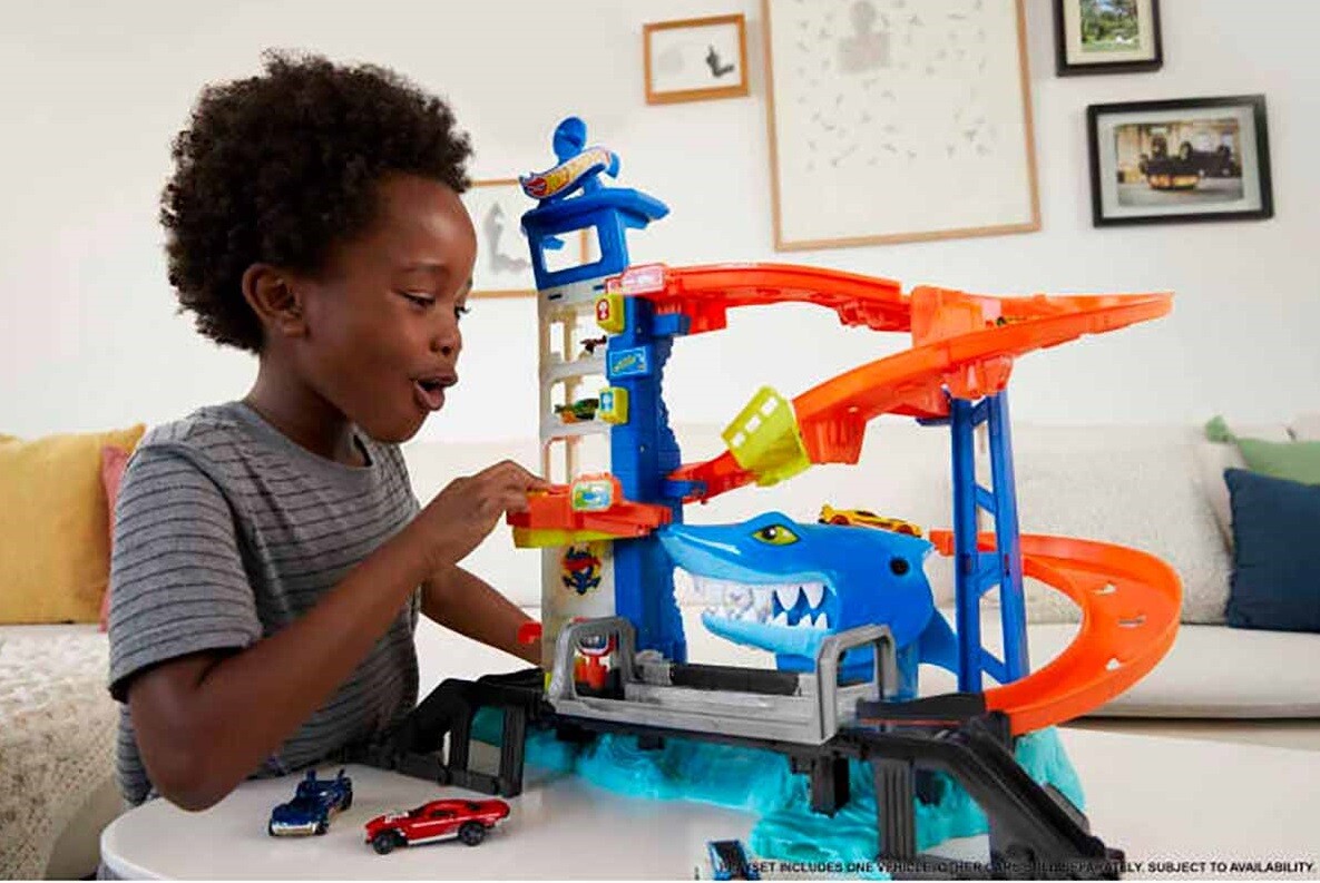 Hot Wheels City Köpek Balığından Kaçış Oyun Seti HDP06 - 5
