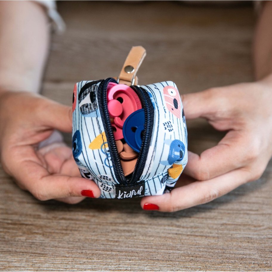 علبة لهاية للأطفال عليها وجوه مضحكة - 5