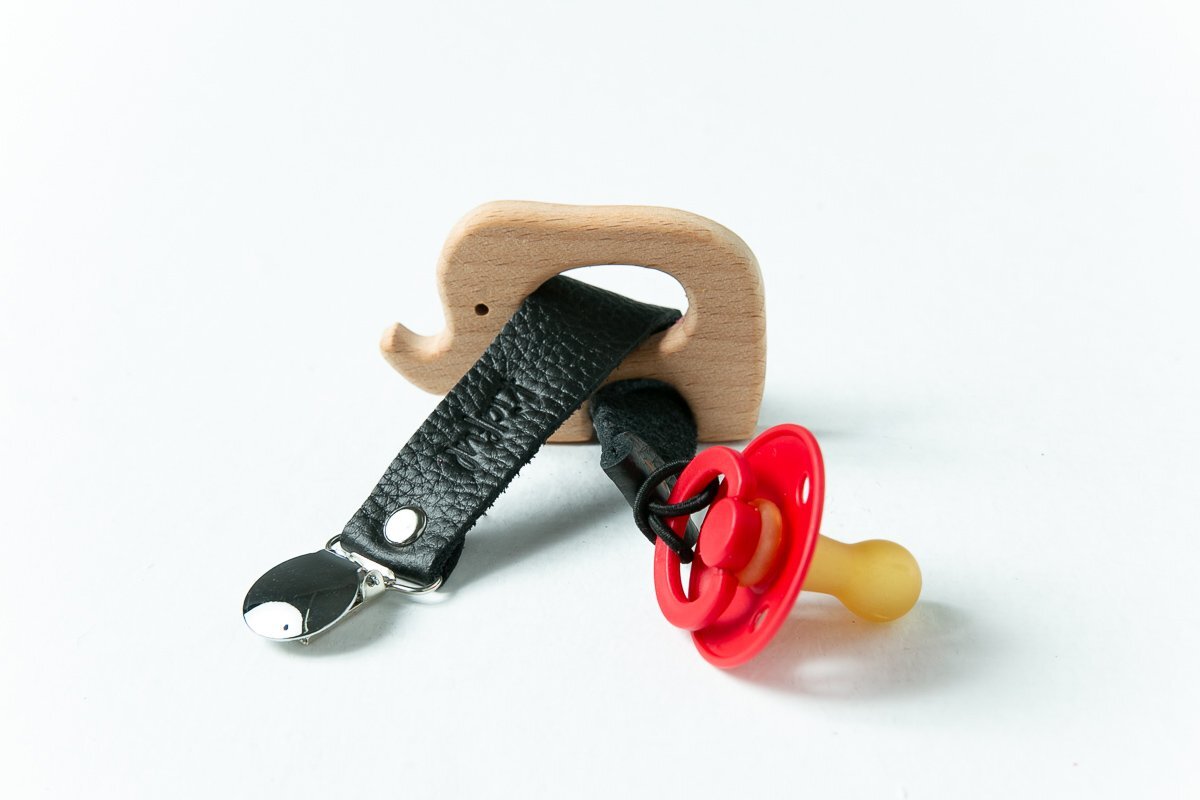 مشبك لهاية بلون الفحم من كيدفول (مصبوغ بصبغة نباتية) - 3