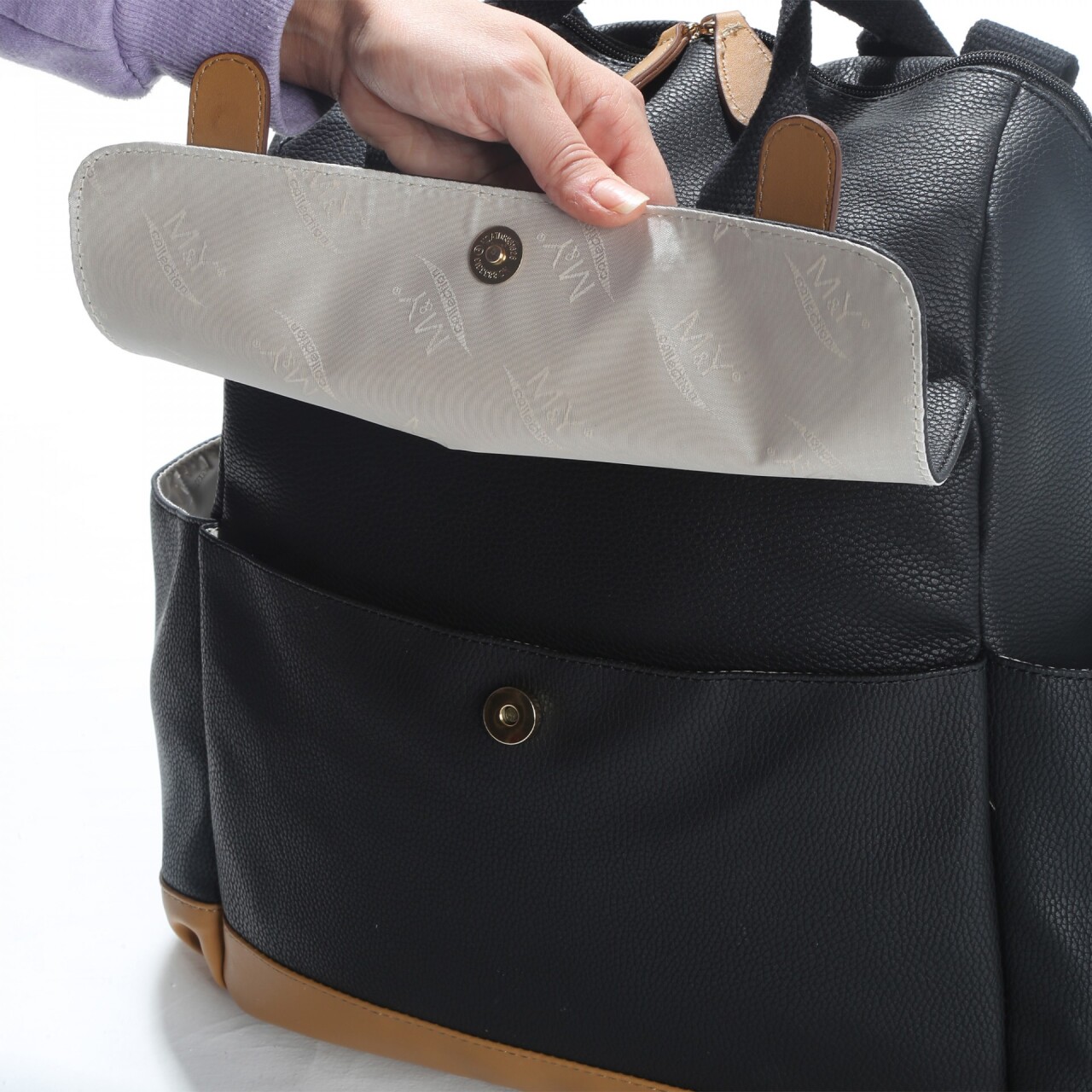 حقيبة ظهر جلدية من إم آند واي هوليفيرا للعناية بالأم والطفل 7260 أسود - 4