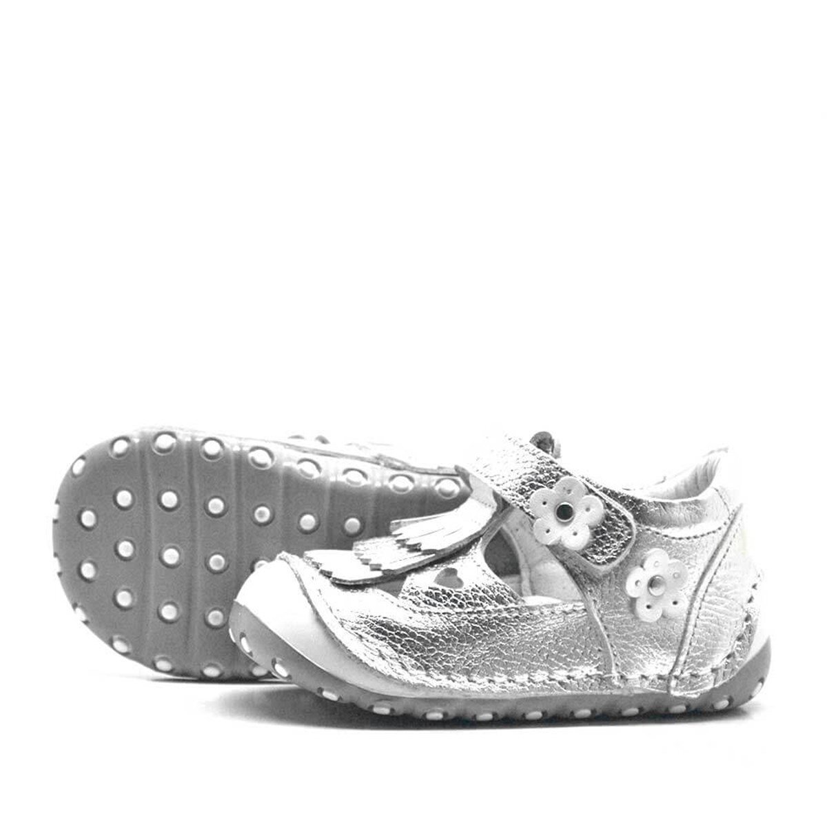 حذاء صيفي من الجلد الطبيعي مع شرابات فضية وشريط فيلكرو من First Step - 4