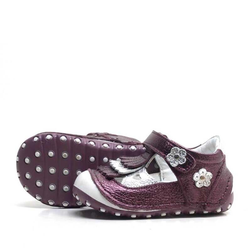 حذاء صيفي من الجلد الطبيعي مزين بشراشيب وشريط فيلكرو باللون العنابي - 4