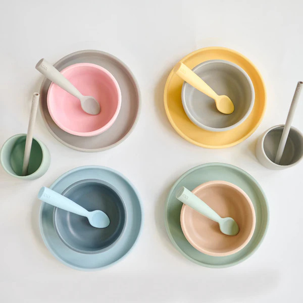 وعاء سيليكون من OiOi Basics، لون أخضر نهري - 5