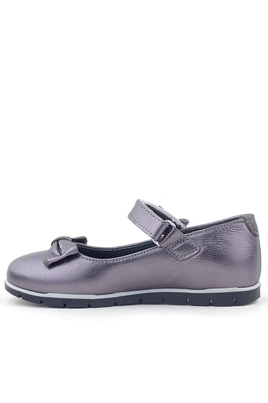 حذاء باليرينا للبنات من راكر بلاس مصنوع من الجلد الطبيعي ومزين بشريط بلاتيني وشريط فيلكرو - 4
