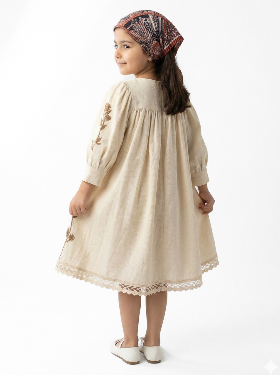 Girl's dress, ages 4-8, 929 - 2